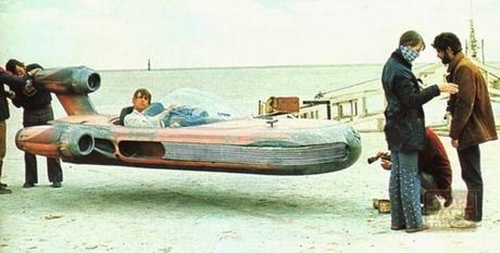 100 FOTOS RARAS DETRAS DE LAS CAMARAS EN LA FILMACION DE “STAR WARS”1977