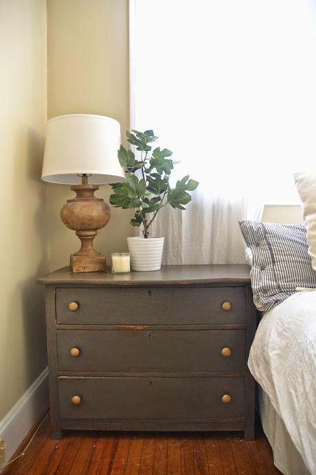 UN DORMITORIO CON TODO EL ENCANTO