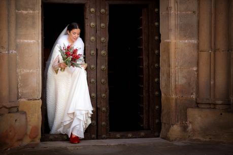 Novia con creación de Teresa Palazuelo - Foto: Alejandra Ortiz y Ana Encabo