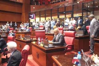 El 68% de los senadores vota a favor proyecto reelección.