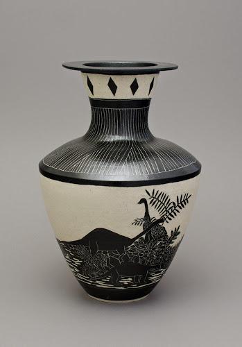 Las vasijas dinosaurianas de Shio Kusaka