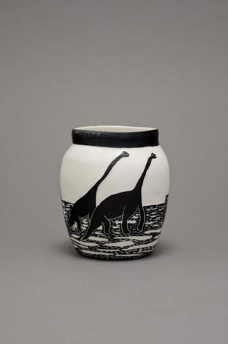 Las vasijas dinosaurianas de Shio Kusaka