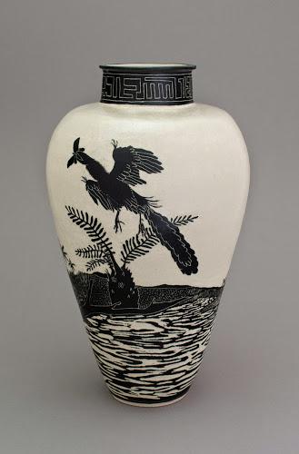 Las vasijas dinosaurianas de Shio Kusaka