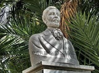 MORAGA DE SARDINAS CON ALMEJAS Y PIÑONES