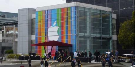 Apple nombra Jefe de Diseño a Jony Ive Apple nombra Jefe de Diseño a Jony Ive