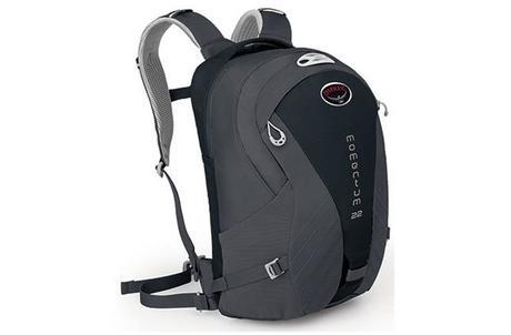 Osprey Momentum 22 adecuada para las exigencias para el cicloturismo, aunque también se ajusta para el uso diario