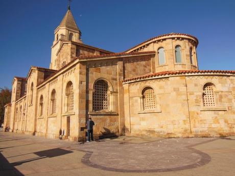 Lateral de la iglesia de San Pedro