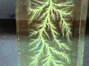 Relámpago capturado para siempre pequeño bloque vidrio