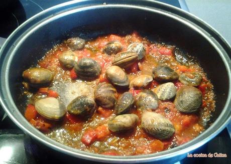 Arroz caldoso con pulpo y almejas