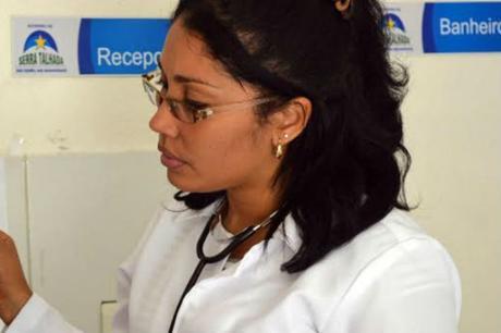 PAREJA DE MÉDICOS CUBANOS QUE TRABAJAN EN BRASIL HUYEN PARA MIAMI