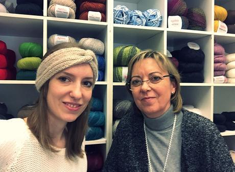 madre e hija entre fils i madeixes