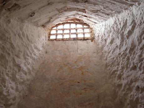 Ventana en la Cueva de Medrano. Autor, Jarcor2012