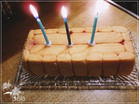 Charlotte con mermelada de fresas y puding de vainilla