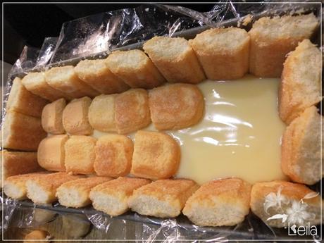 Charlotte con mermelada de fresas y puding de vainilla