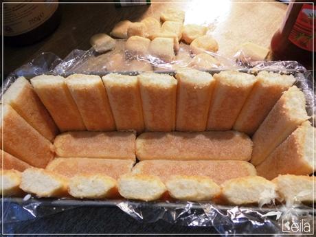 Charlotte con mermelada de fresas y puding de vainilla