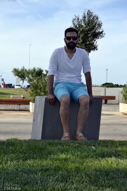 BLANCO Y AZUL MAR