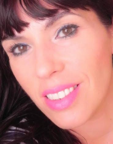 Labios y uñas Magenta con Perfect Beauty by J.C. (look y manicura)