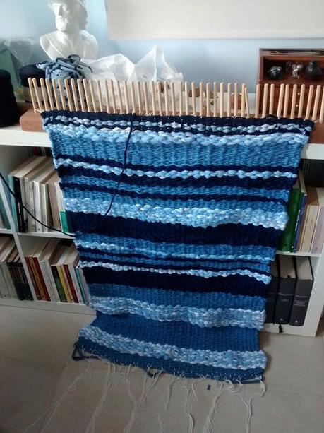 Alfombra azul de trapillo