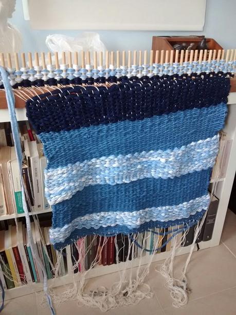 Alfombra azul de trapillo