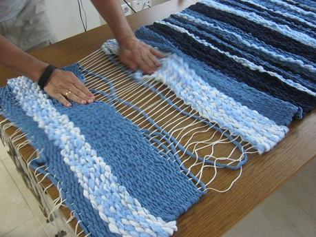 Alfombra azul de trapillo