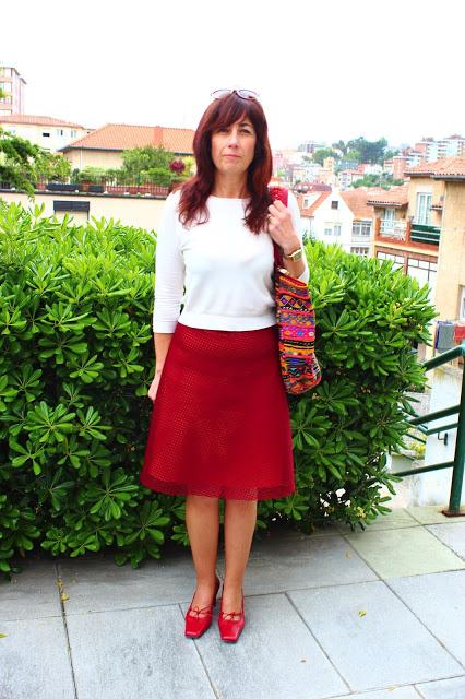 MIS LOOKS - FALDA CORTE A Y BOLSO ÉTNICO