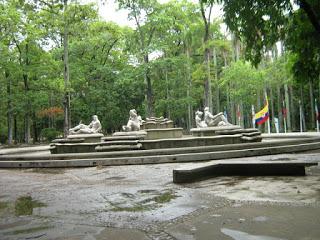 EL RECREO - PARQUE LOS CAOBOS MEJORÓ EL MANTENIMIENTO DE SUS ÁREAS