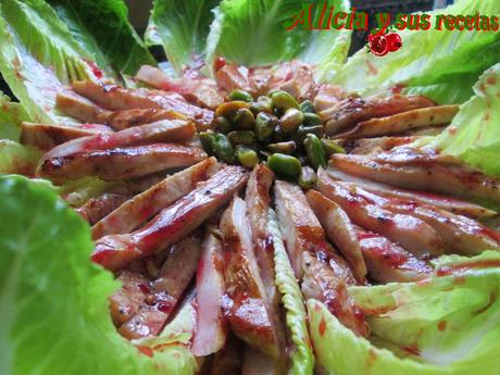 ENSALADA TIBIA DE PAVO CON VINAGRETA DE CEREZAS