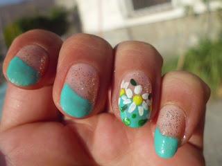 manicura con margaritas