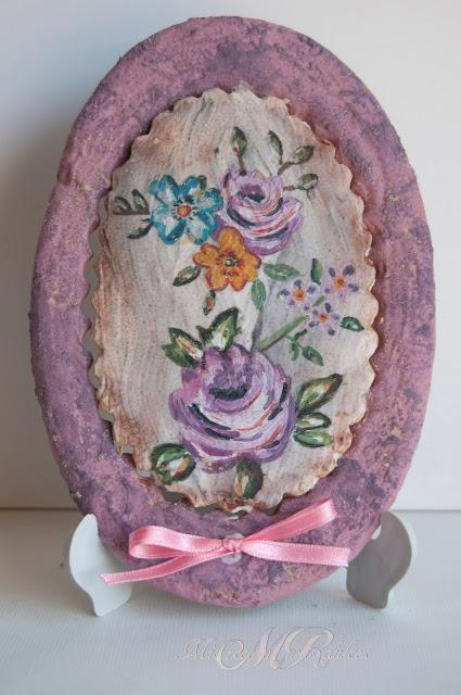 GALLETA CON MARCO Y FLORES PINTADAS A MANO