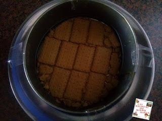 TARTA DE GALLETAS Y FLAN CUBIERTA DE CHOCOLATE