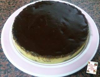 TARTA DE GALLETAS Y FLAN CUBIERTA DE CHOCOLATE