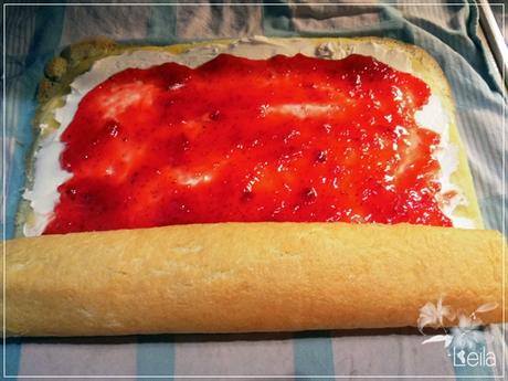 Brazo de gitano relleno de mascarpone y fresas