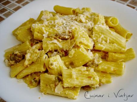 Rigatoni con magro de cerdo y nata