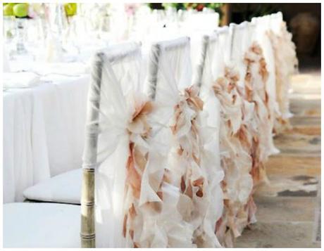 Decorar con telas las sillas para una boda