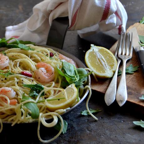 SPAGHETTI CON RUCULA, LANGOSTINOS Y LIMÓN