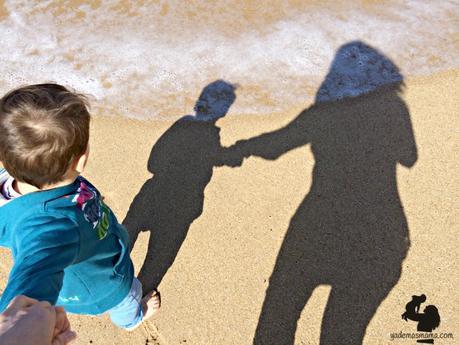 foto niño en la playa