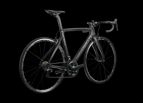 Pinarello Gan, similar a la Dogma F8, hará su aparición en el catálogo de la firma italiana pero a precio más accesible