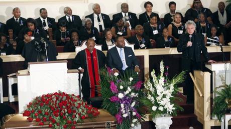 Cientos de personas despidieron a BB King en su funeral bbking