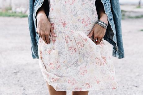 Collage_Vintage_On_The_Road-Idaho-Floral_Dress-Denim_Jacket-Urban_Outfitters-Levis-Outfit-Twin_Falls-7