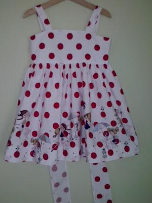 LUNARES Y MUÑEQUITAS