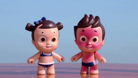 Nivea crea unas muñecas para enseñar a los niños la importancia del protector solar