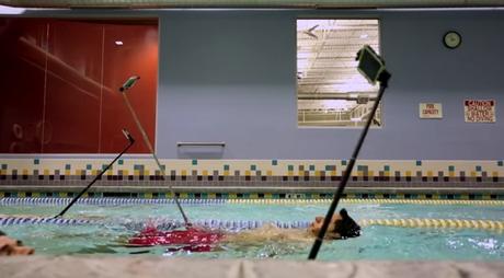 Pizza Hut advierte sobre los peligros del palo selfie en este divertido anuncio