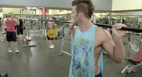 Pizza Hut advierte sobre los peligros del palo selfie en este divertido anuncio