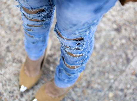 BE BOHOW. RIPPED JEANS