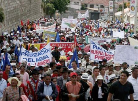 Marcha de protesta de la Confederación de Nacionales Indígenas de Ecuador, 2010.