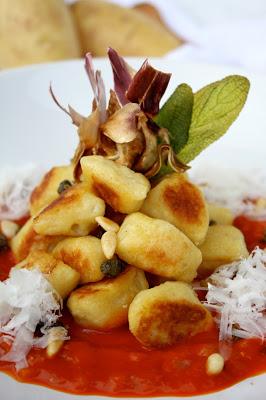 Gnocchi con salsa de pimientos asados