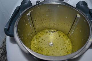 Merluza con Gambas y Almejas en Salsa