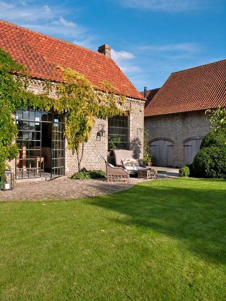 Cálida y sencilla elegancia rural  /Warm and simple elegance of a rural house
