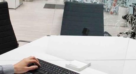 El nuevo monitor se vuelve transparente al apagarse base_image.jpg_1385095262