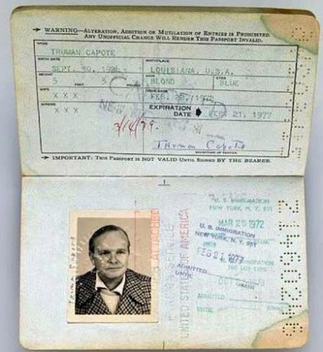 Pasaporte de Truman Capote expedido en 1972
